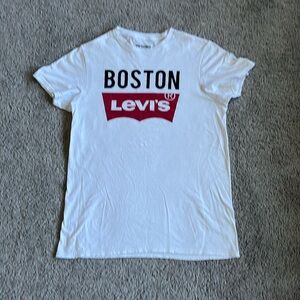 Men’s Boston Levi’s tees